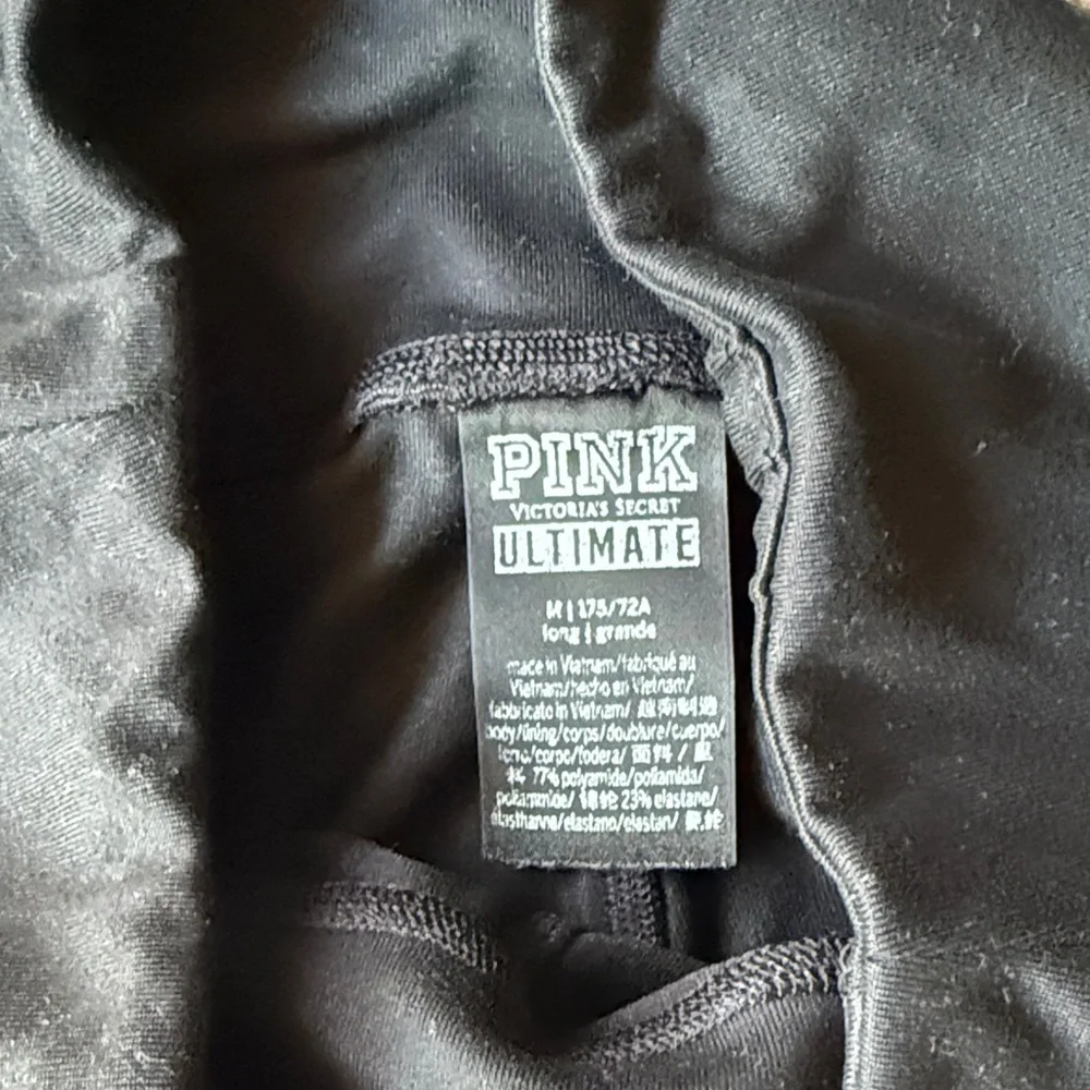 PINK Victoria's Secret Ultimate Black Leggings - Picture 2 of 4